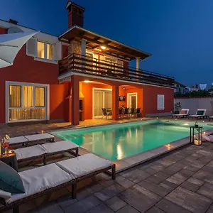 https://house-with-pool-near-the-beach.in-istria.net